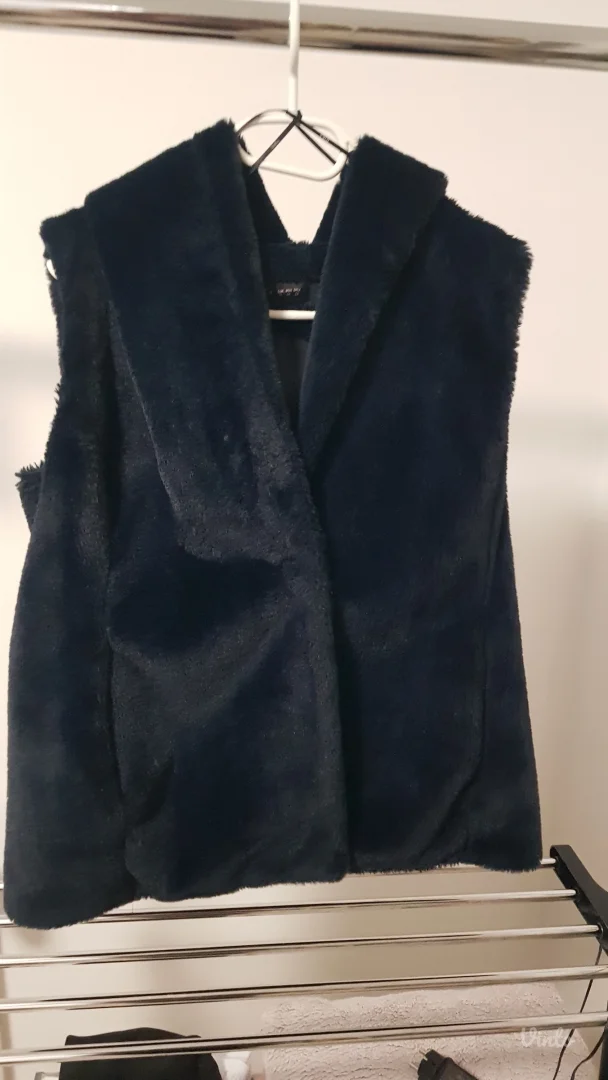 Teget prsluk sa kapuljačom-nov (mekan i topao)