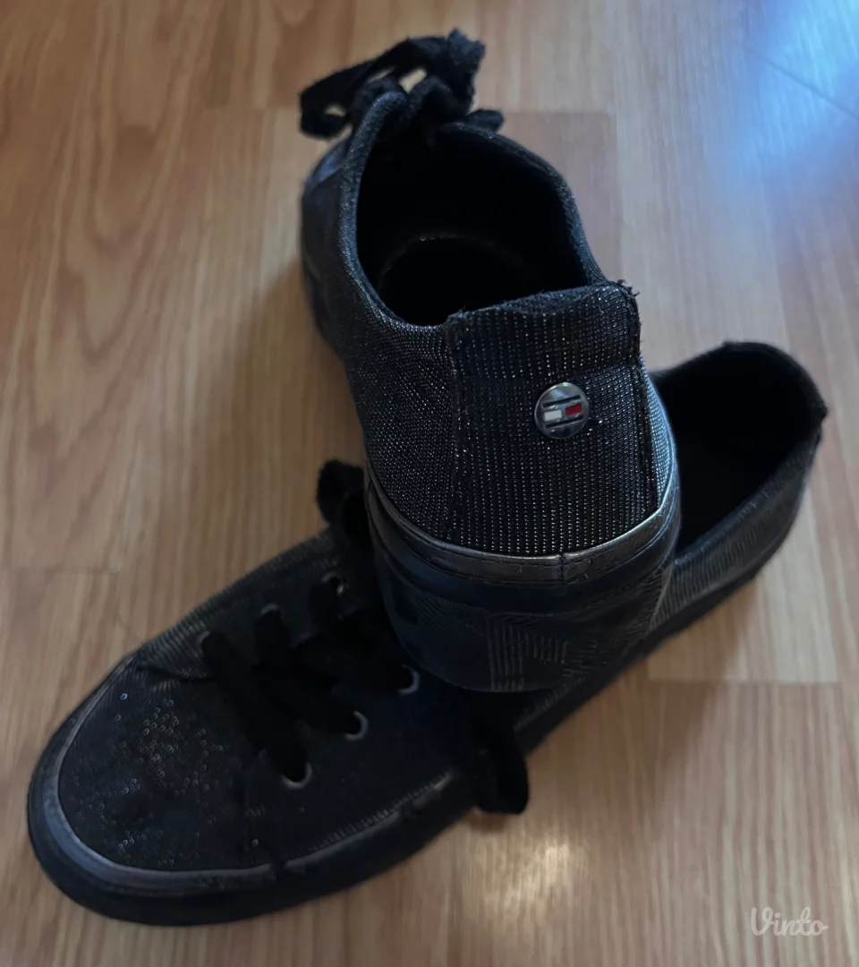 Tommy Hilfinger patike