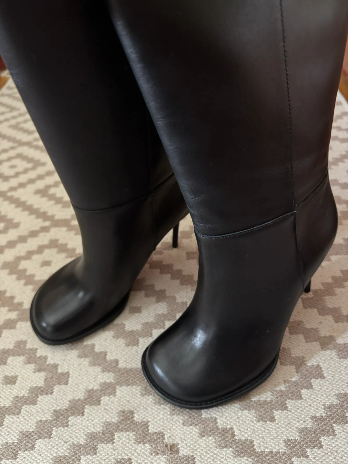 Zara kozne cizme NOVE broj 37