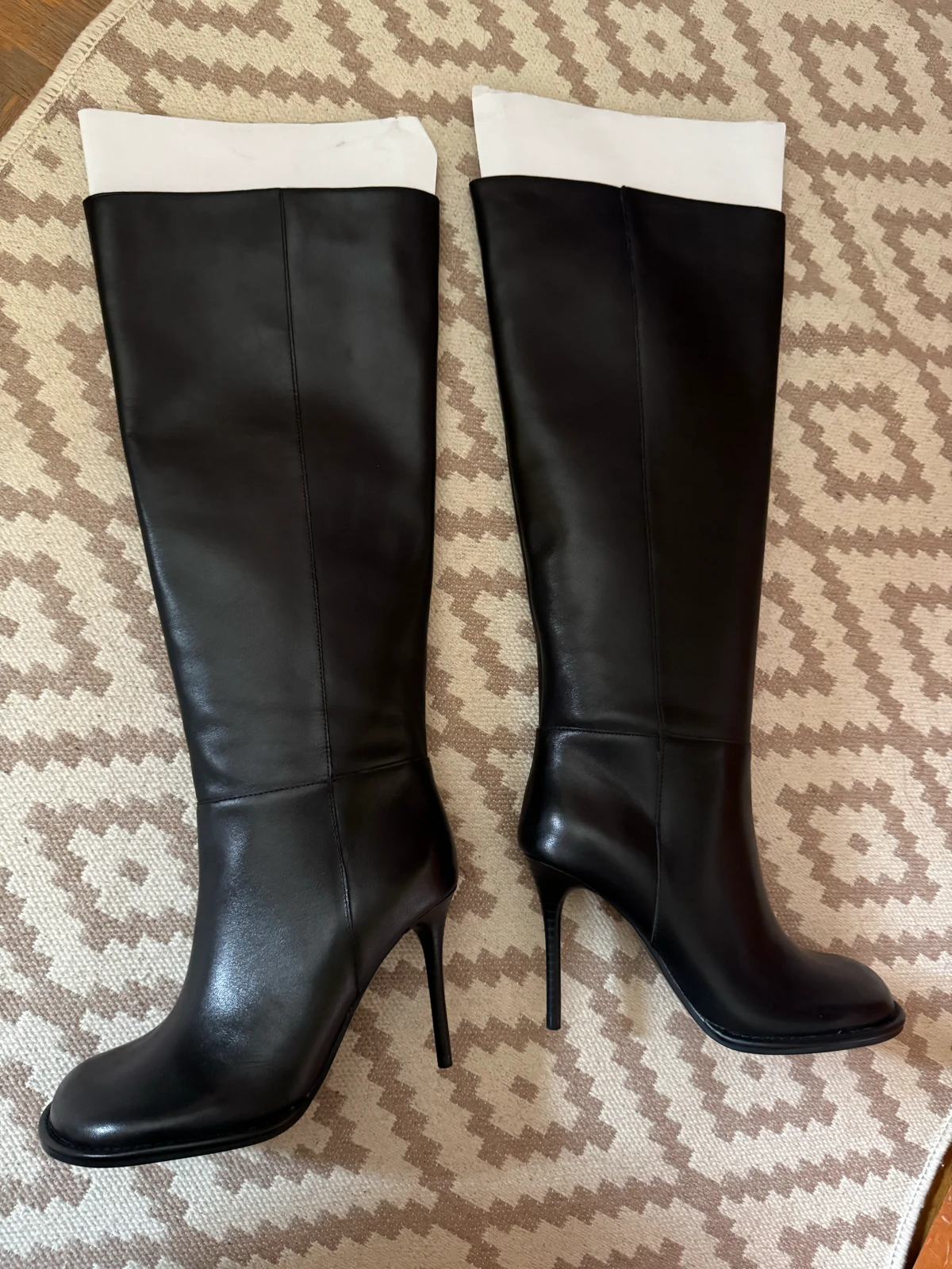 Zara kozne cizme NOVE broj 37