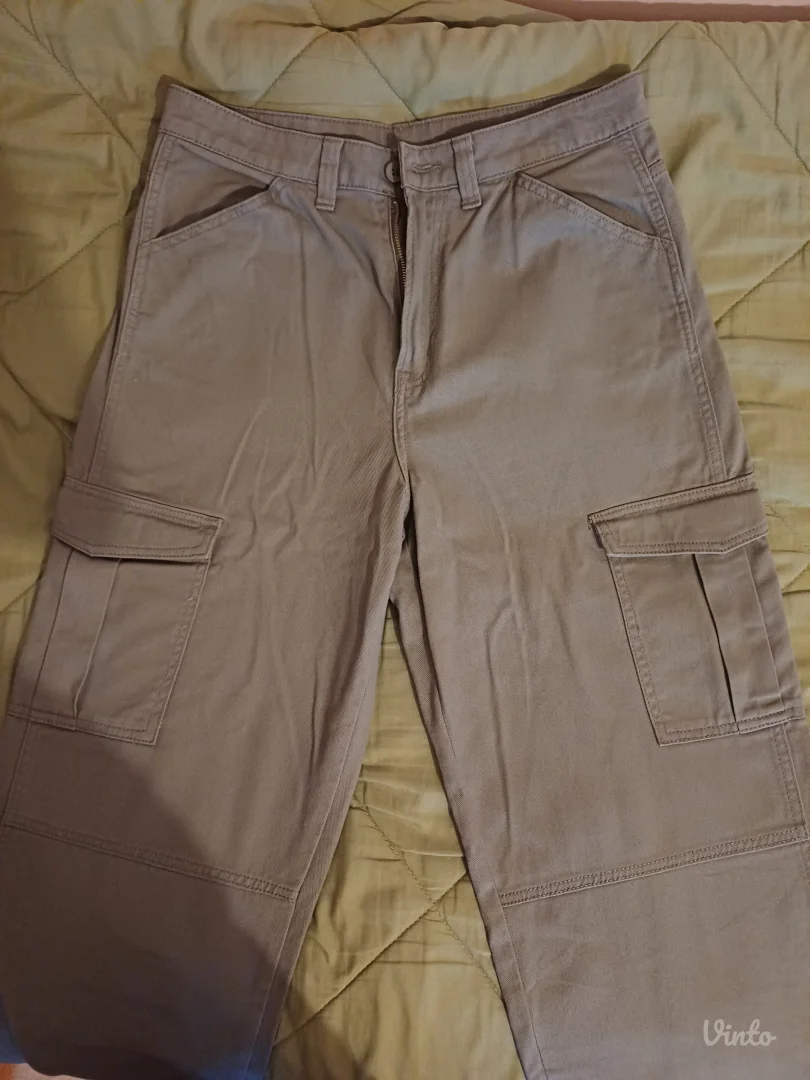 Pantalone sa dzepovima