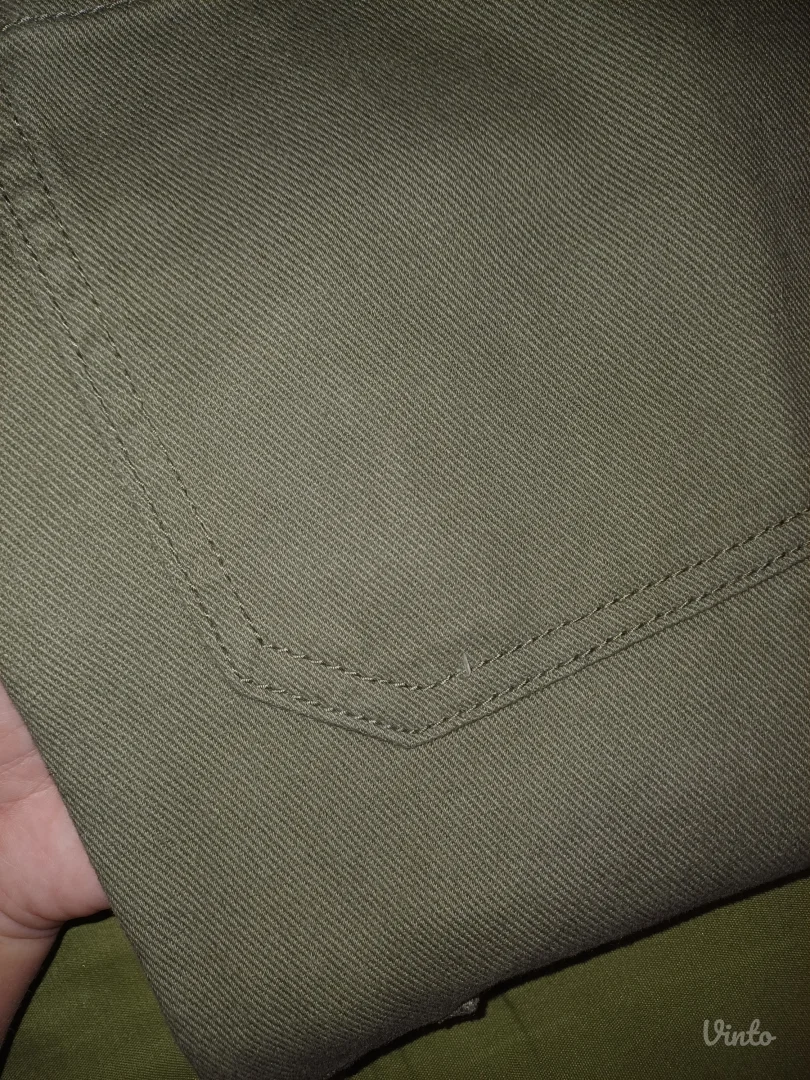 Pantalone sa dzepovima