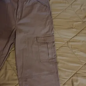 Pantalone sa dzepovima