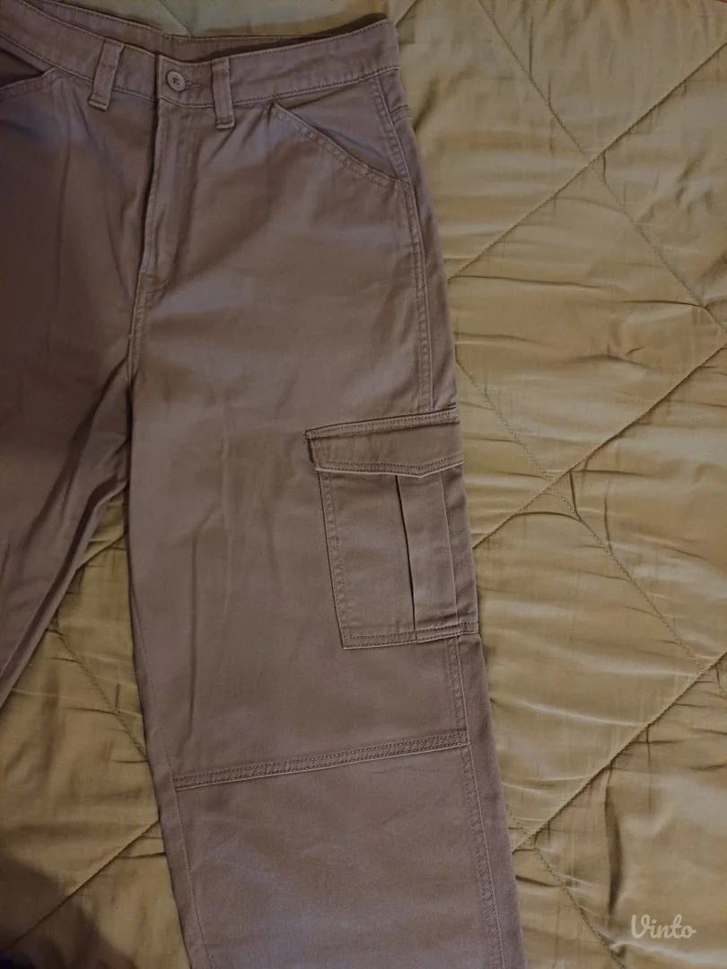 Pantalone sa dzepovima