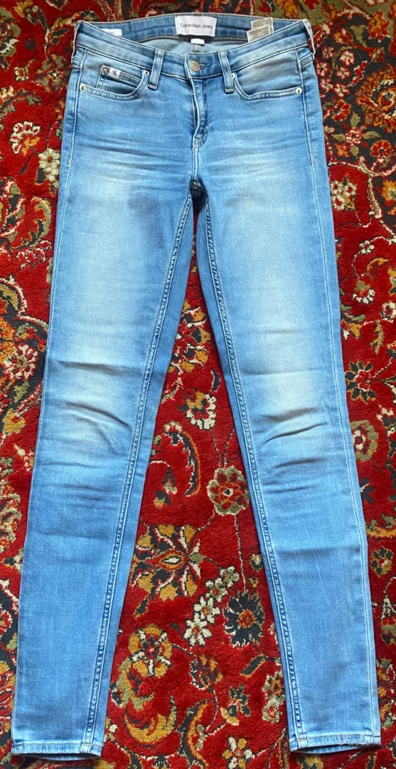 Calvin Klein farmerice w25