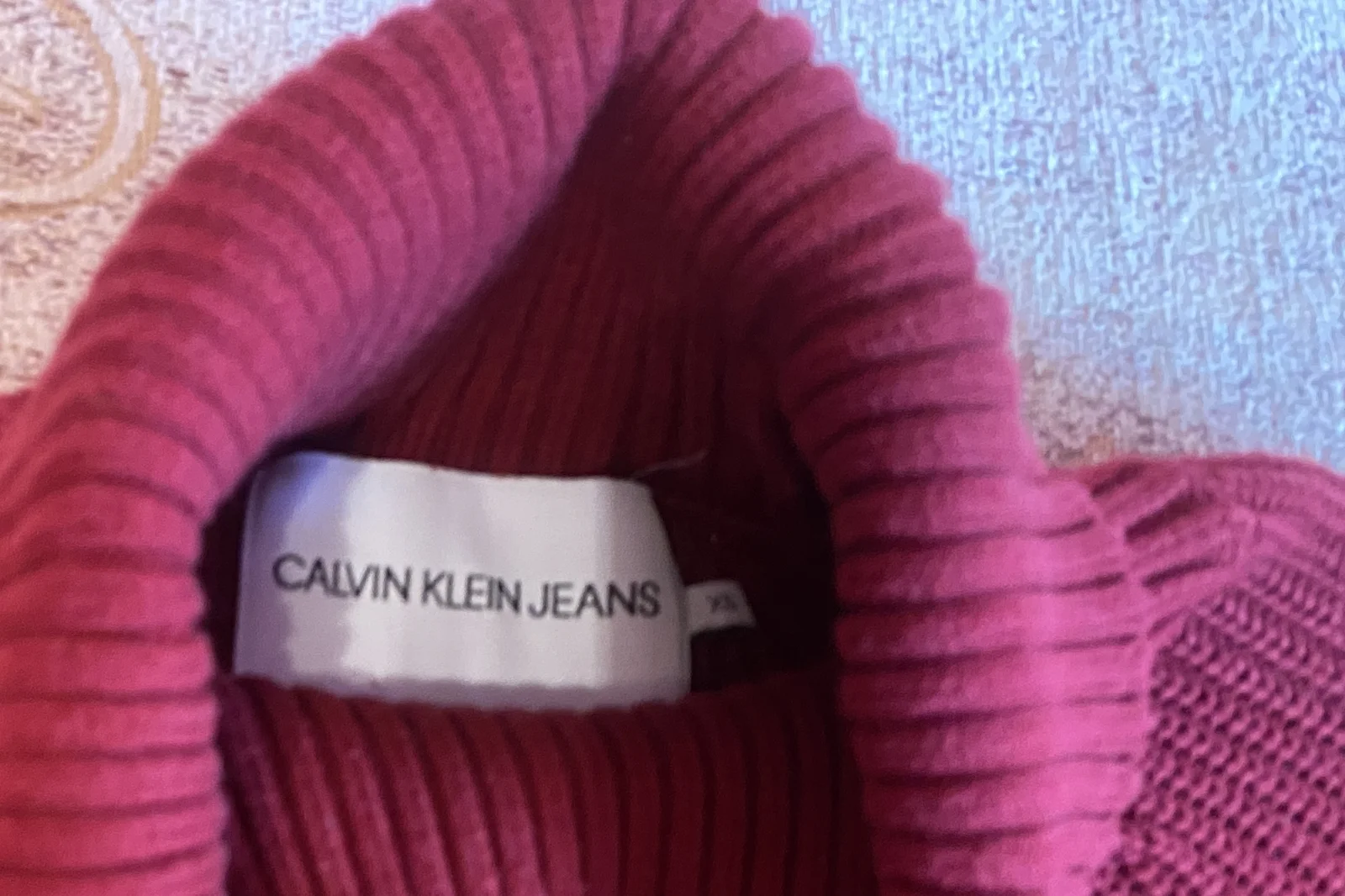 Calvin Klein dzemper rolka