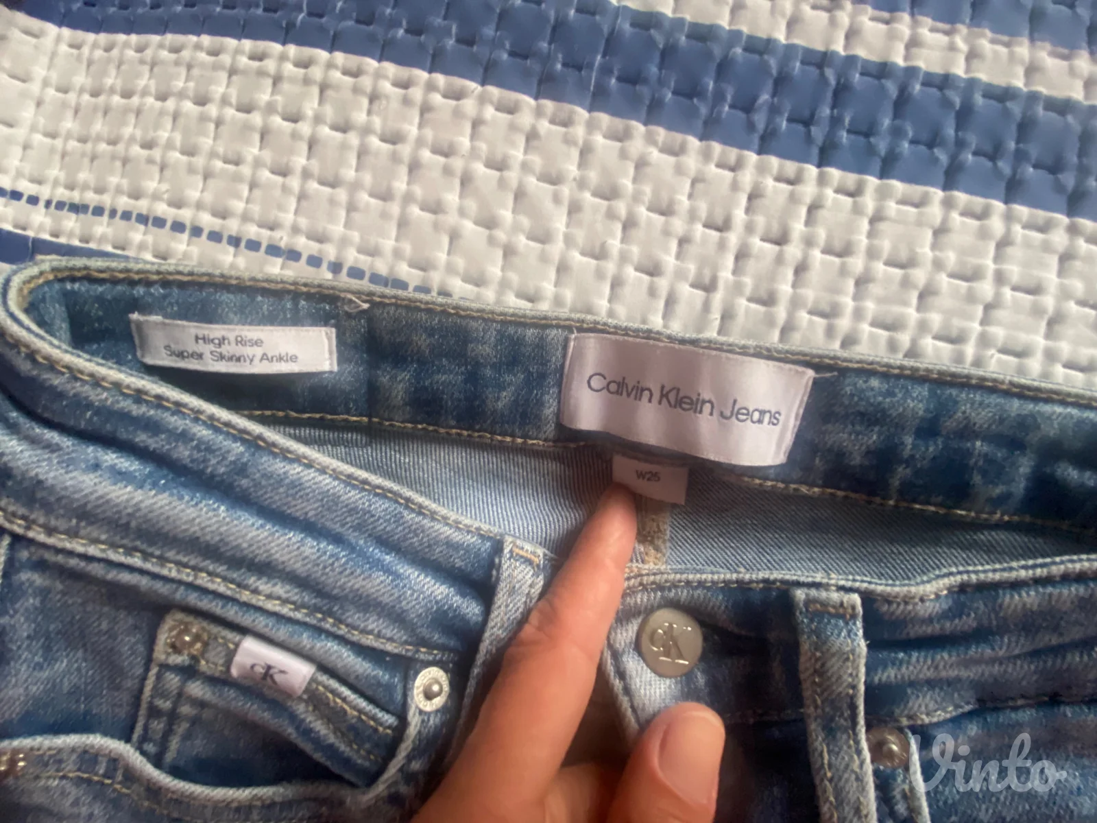 Calvin Klein farmerice w 25