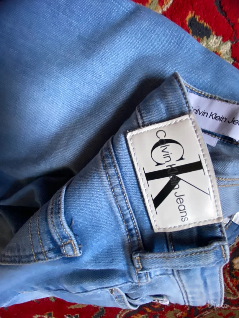 Calvin Klein farmerice w25
