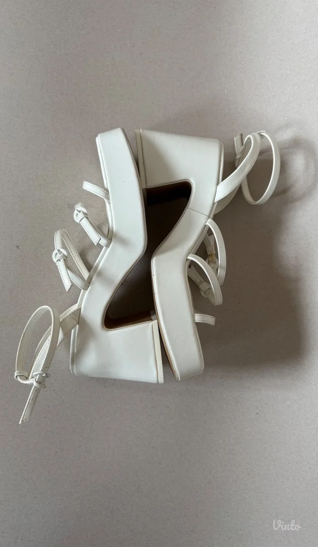 Stradivarius sandale