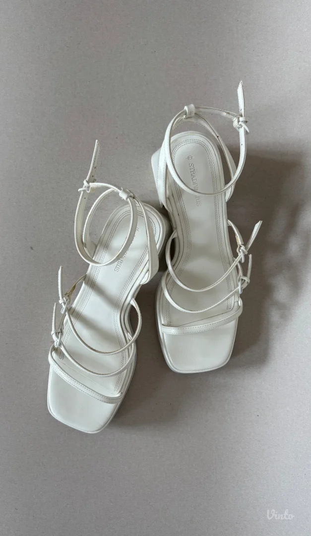 Stradivarius sandale