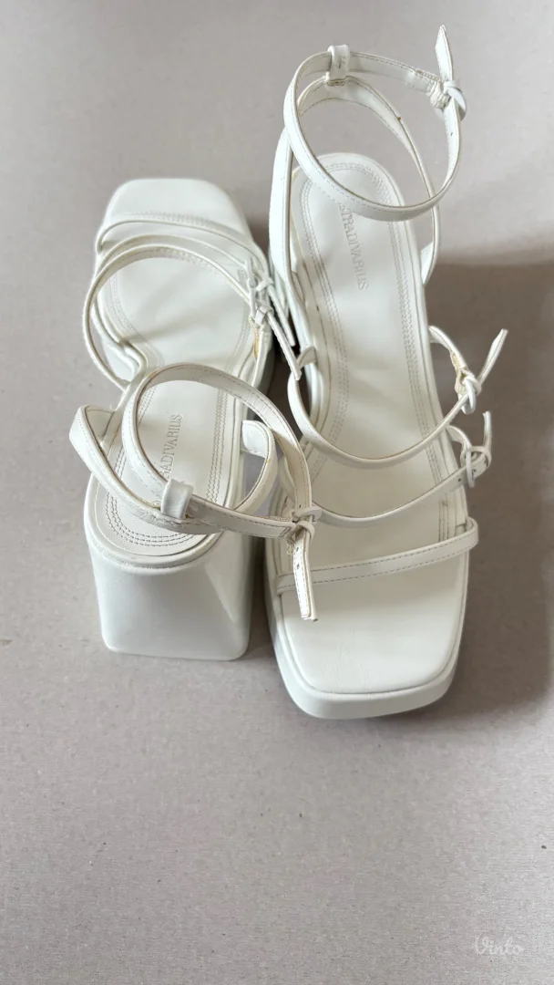 Stradivarius sandale