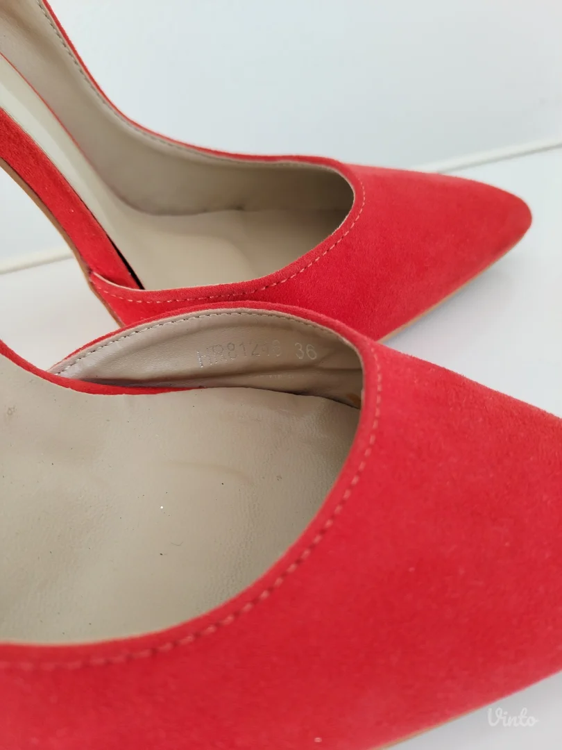 Koralno crvene salonke