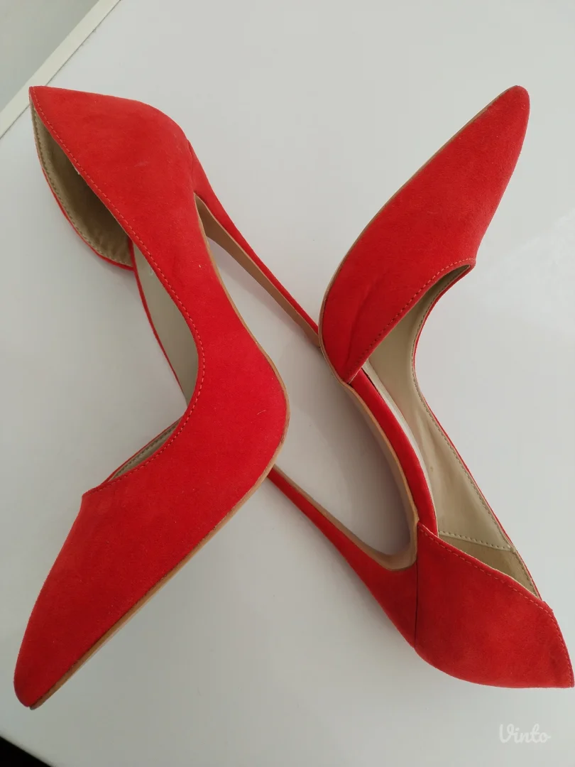 Koralno crvene salonke