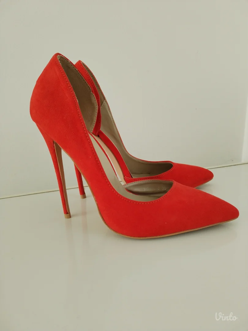 Koralno crvene salonke