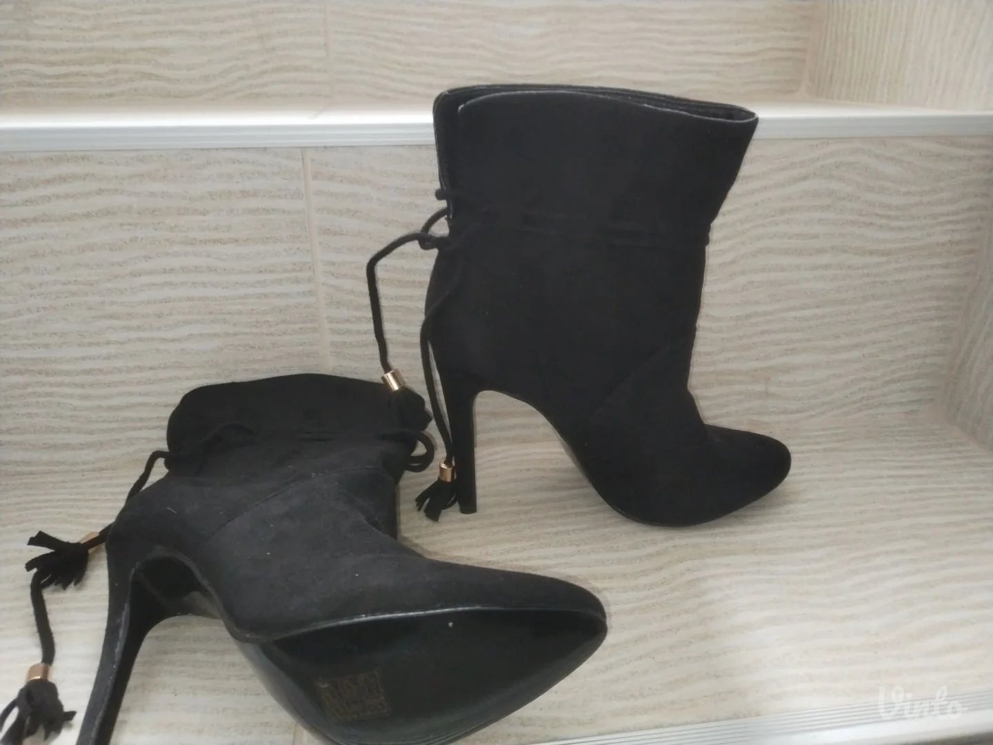 Polucizme na štiklu