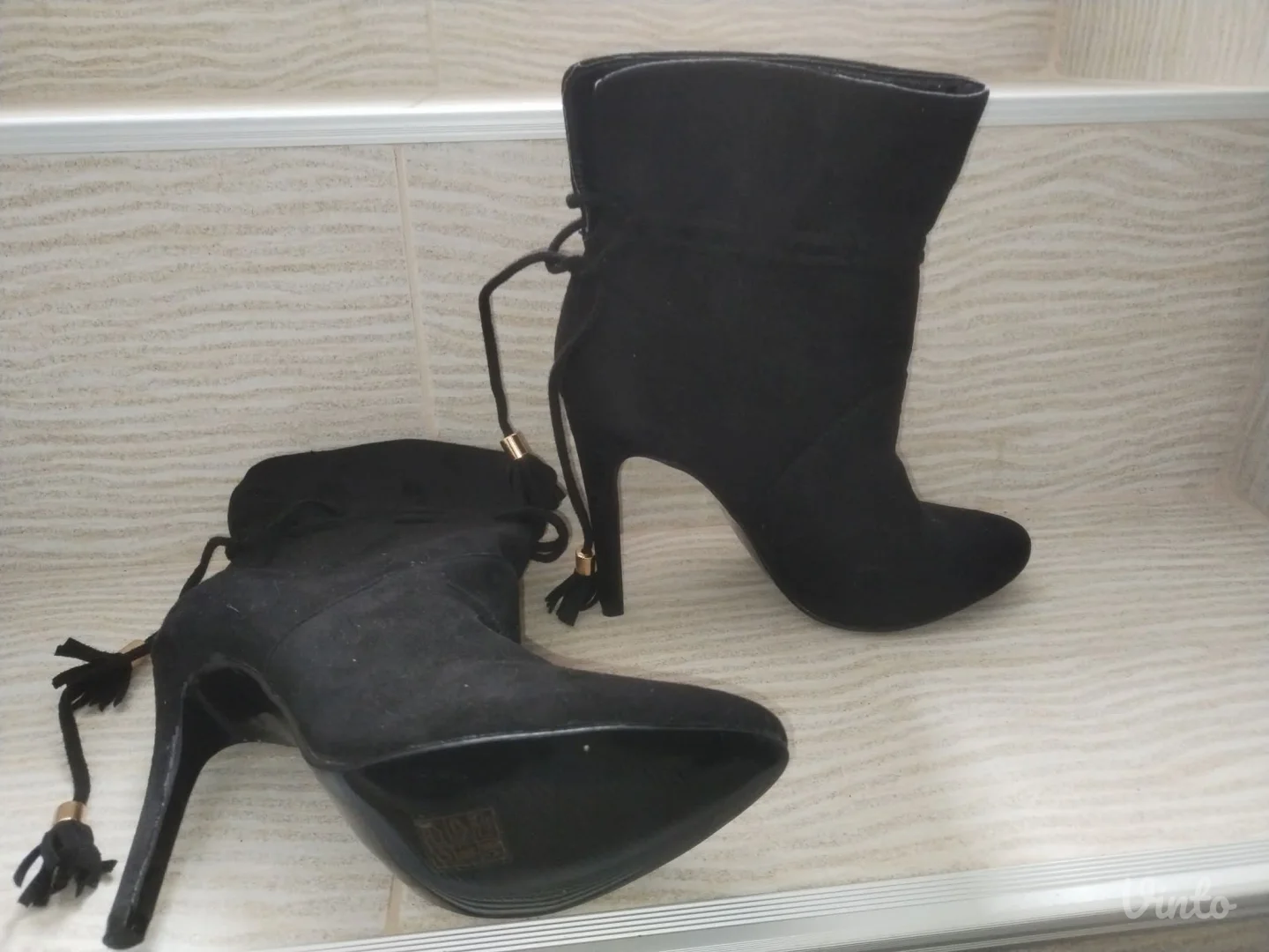 Polucizme na štiklu