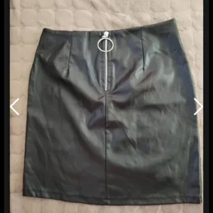 Kožna suknja S