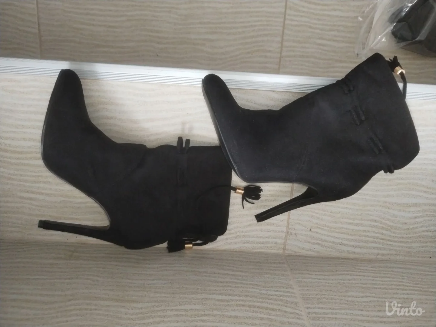 Polucizme na štiklu