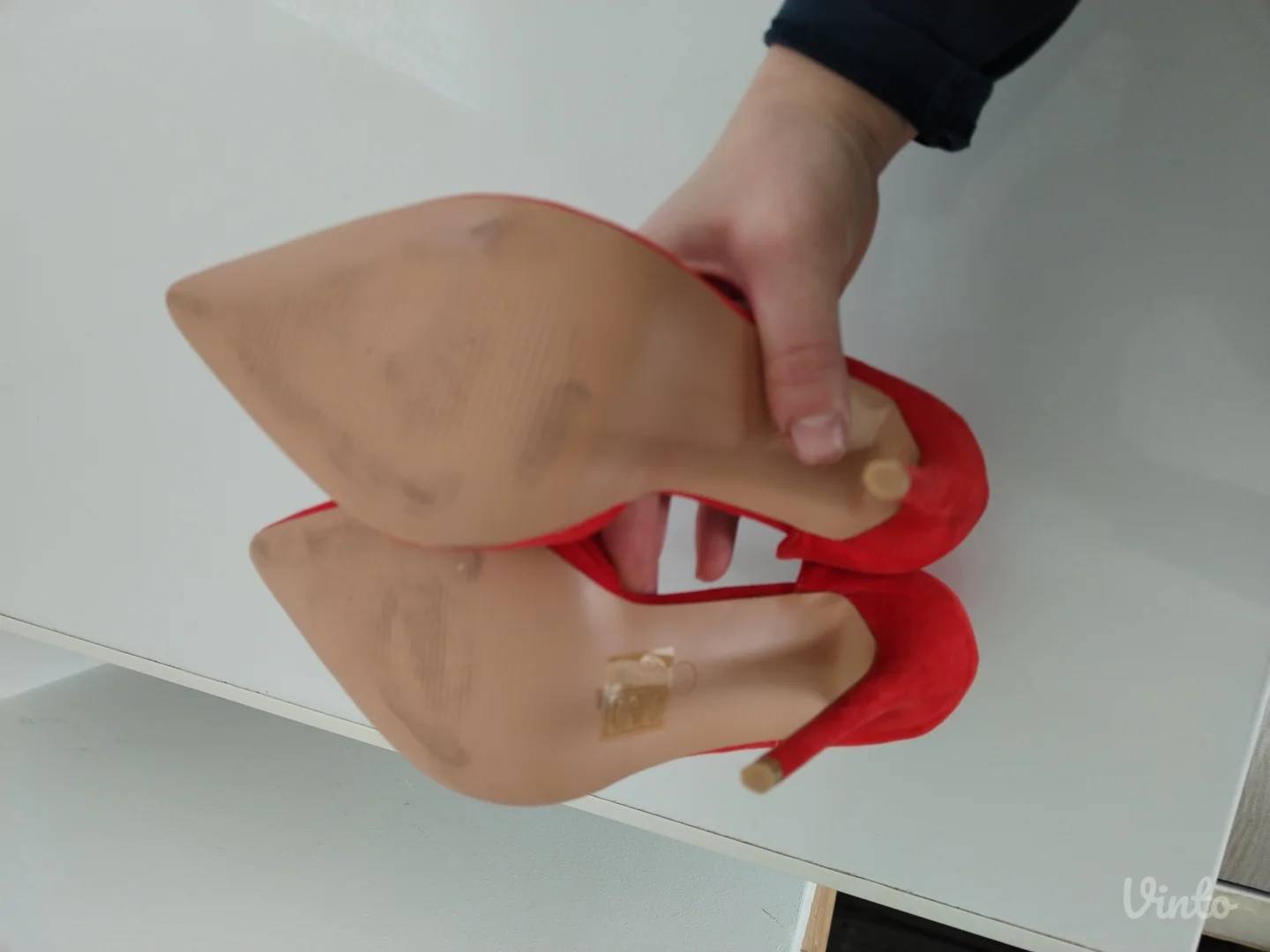 Koralno crvene salonke