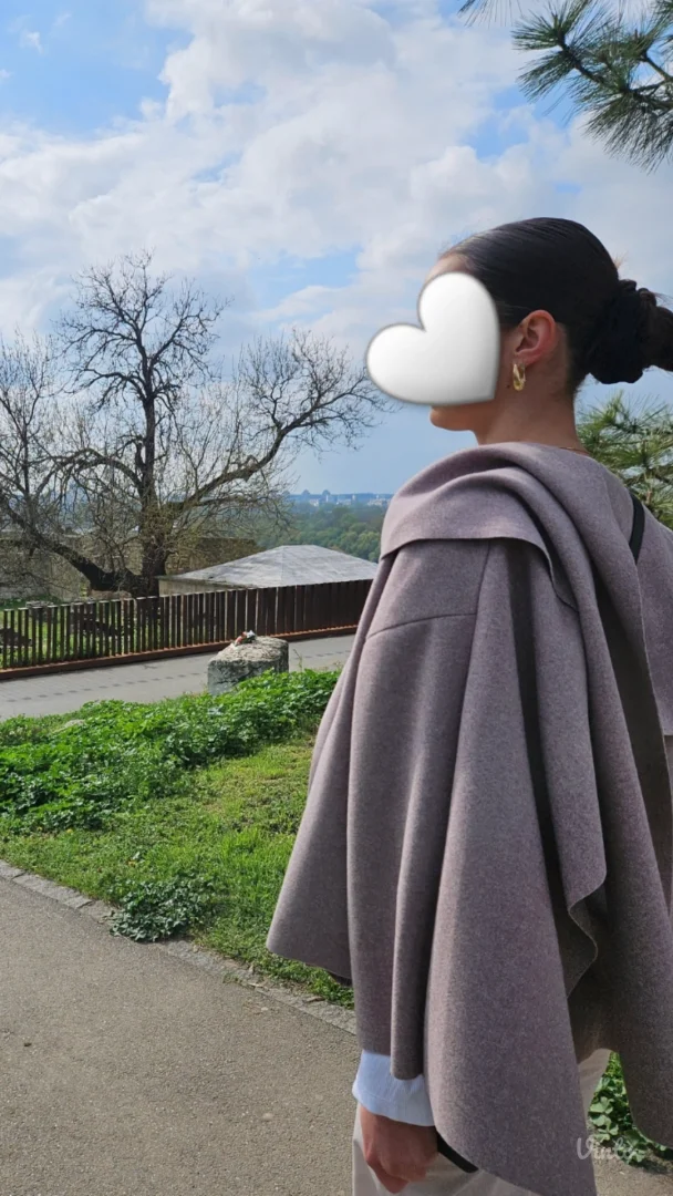 Elegantna pelerina sa šalom