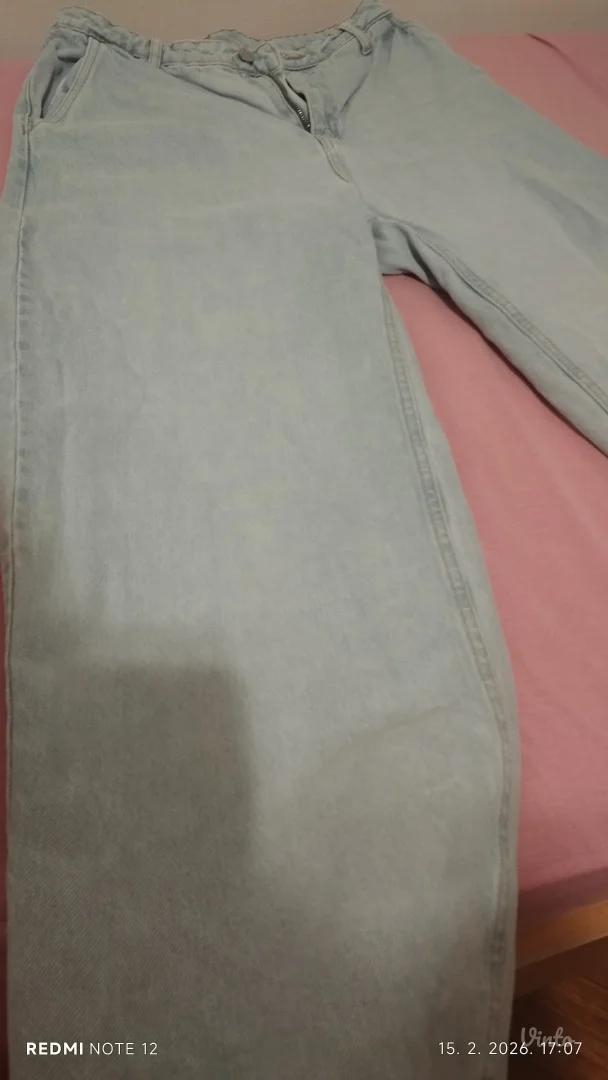 Svetloplave ženske farmerice