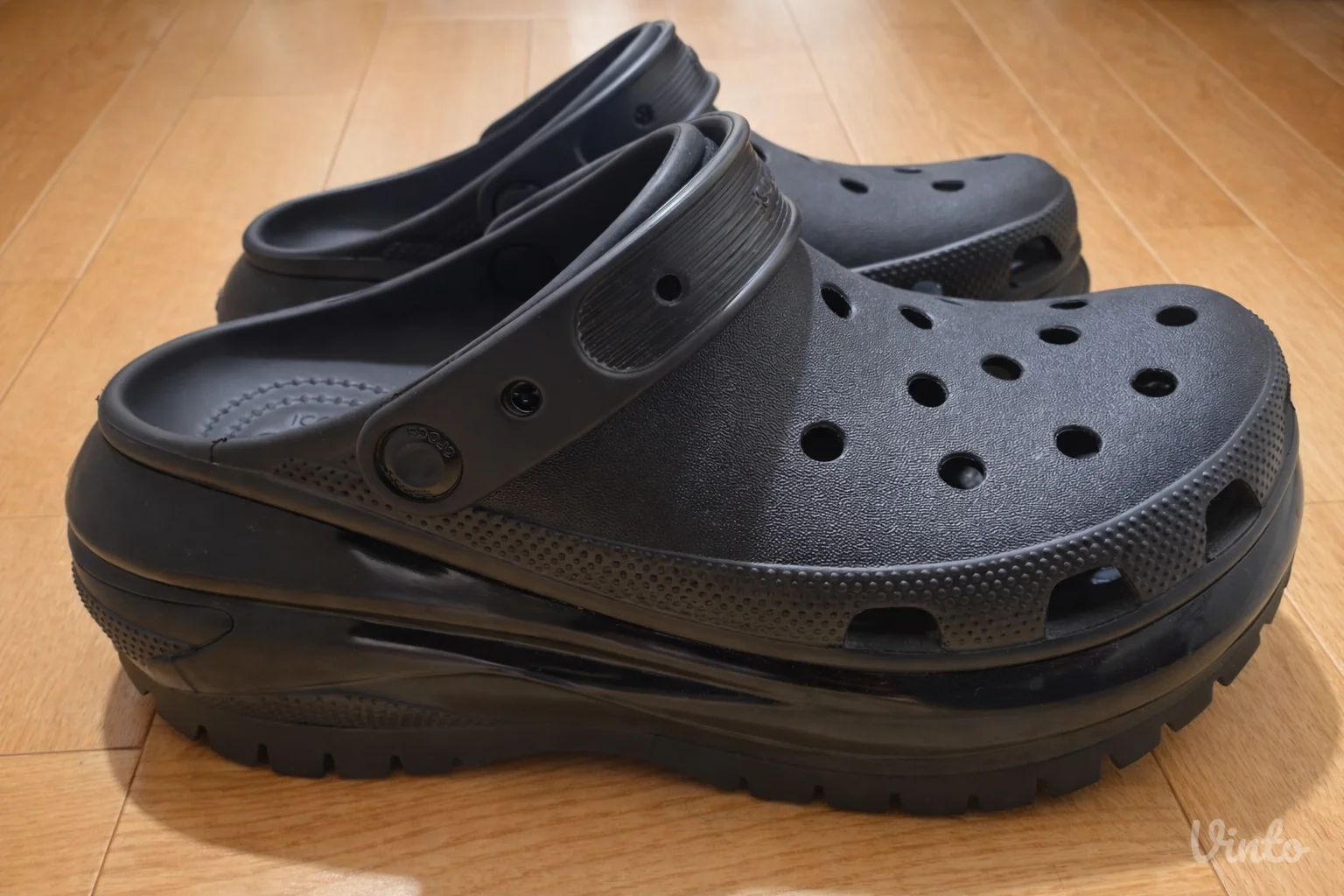 Crocs mega crush