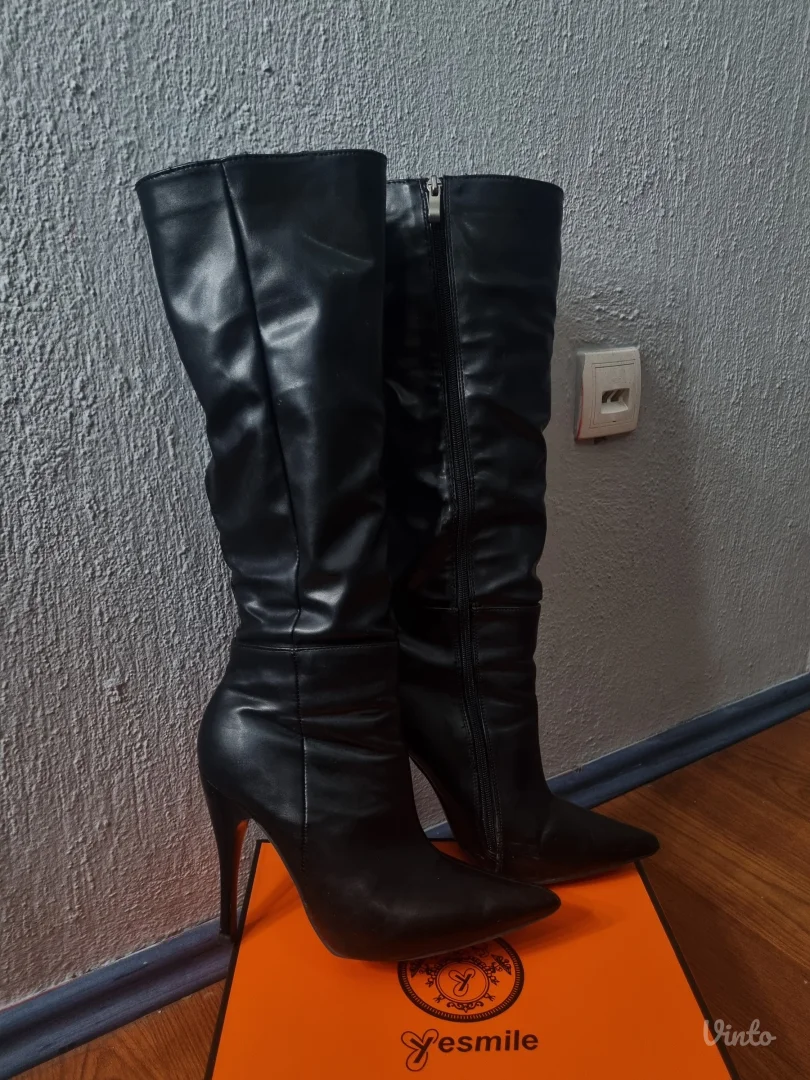 Crne cizme na stiklu br.39