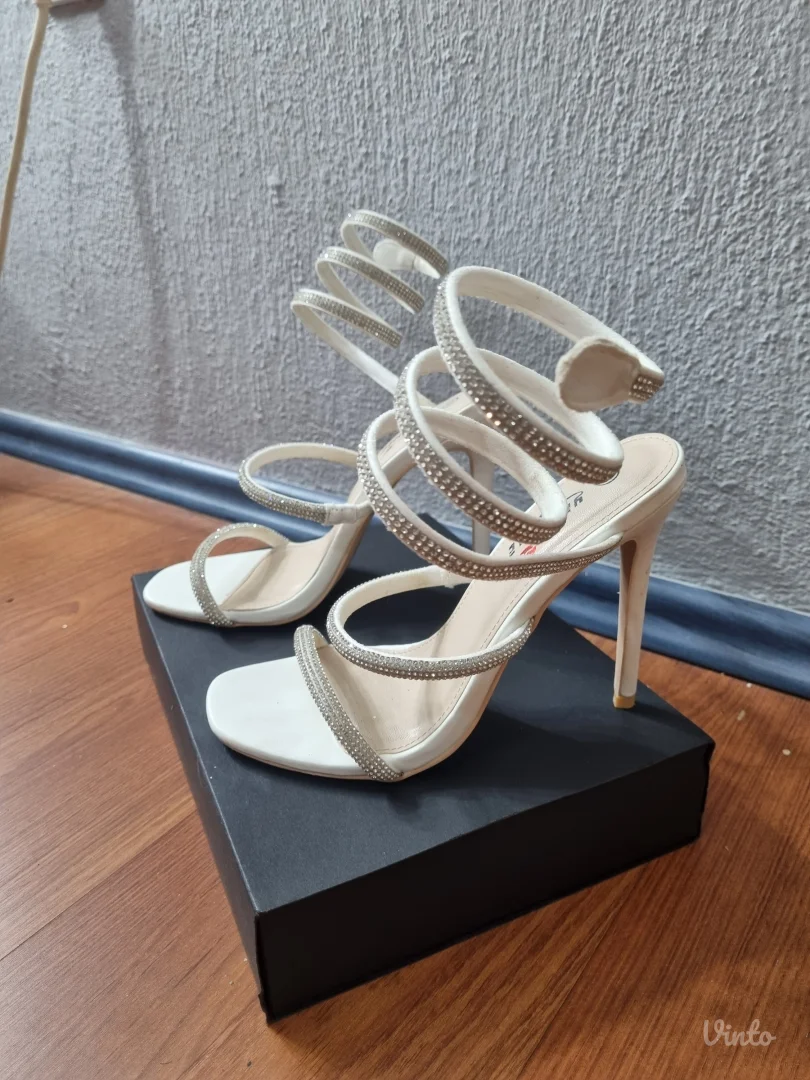 Sandale na stiklu br.39