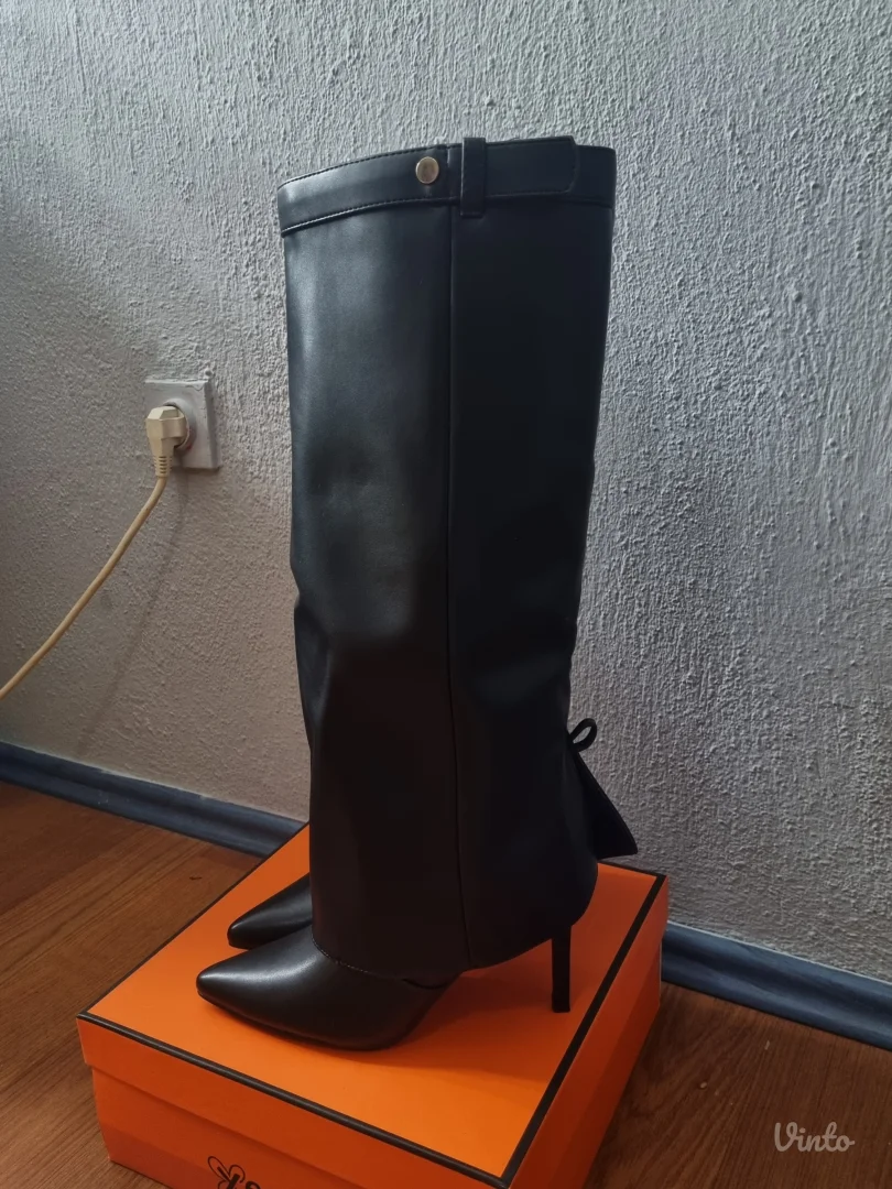 Viralne cizme na stiklu br.39