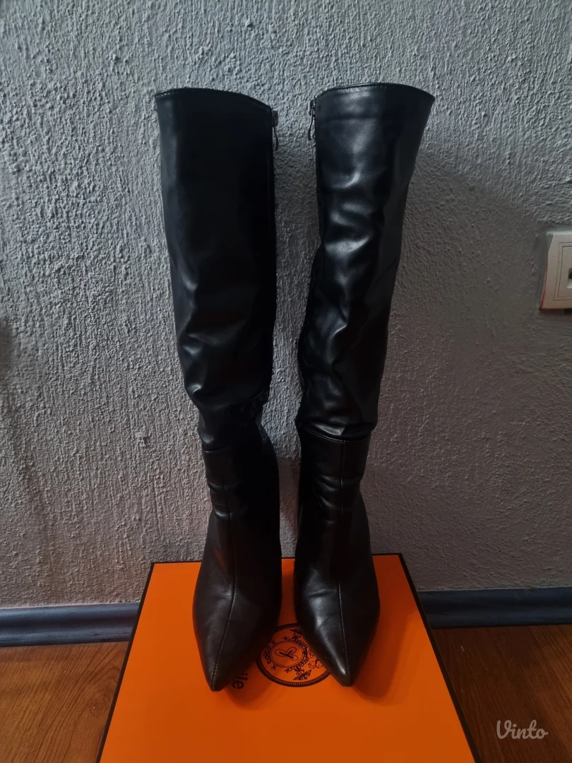 Crne cizme na stiklu br.39