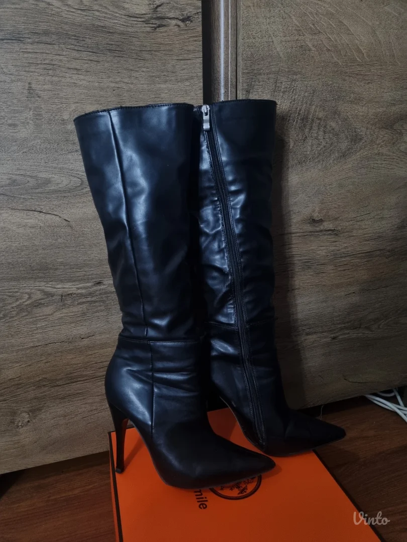 Cizme na stiklu br.39