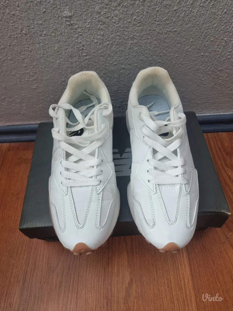 Zenske patike New Balance 327 br.39