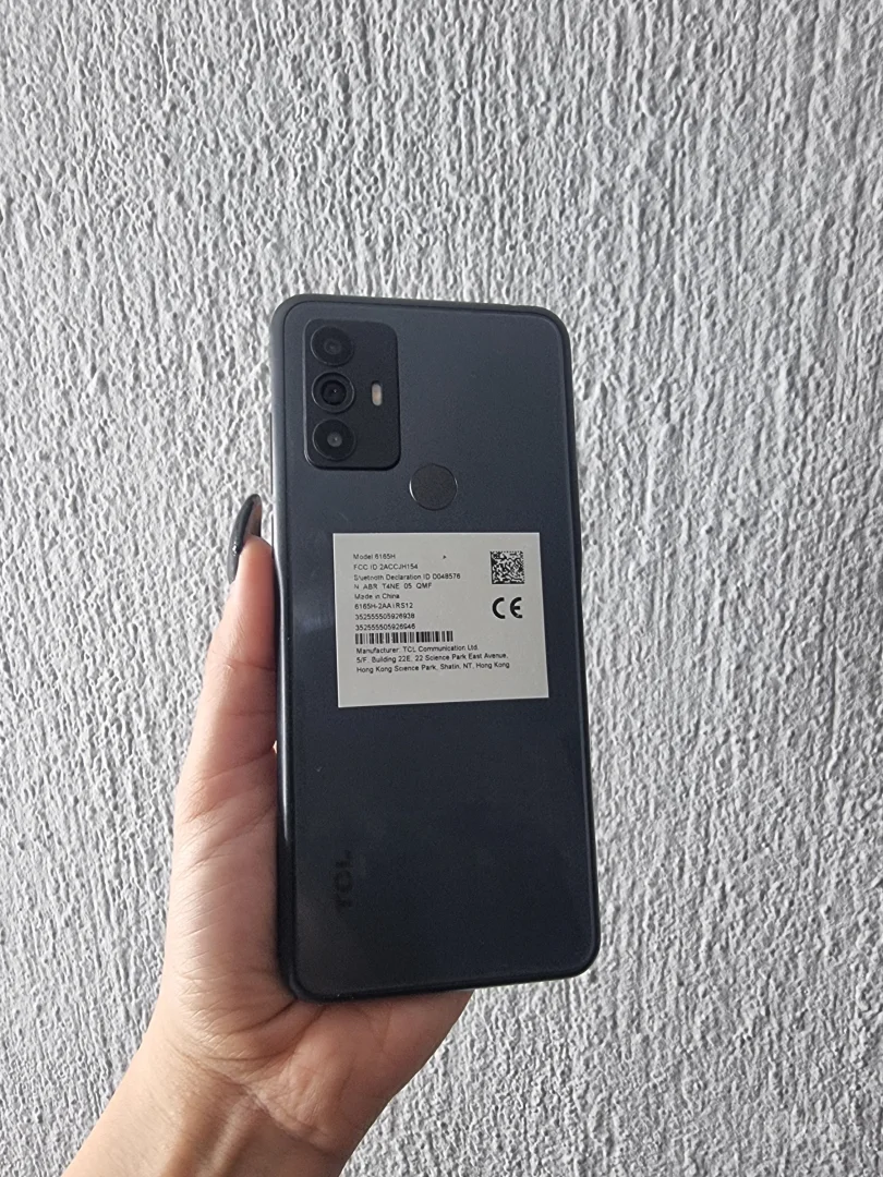 Mobilni telefon TLC30 SE