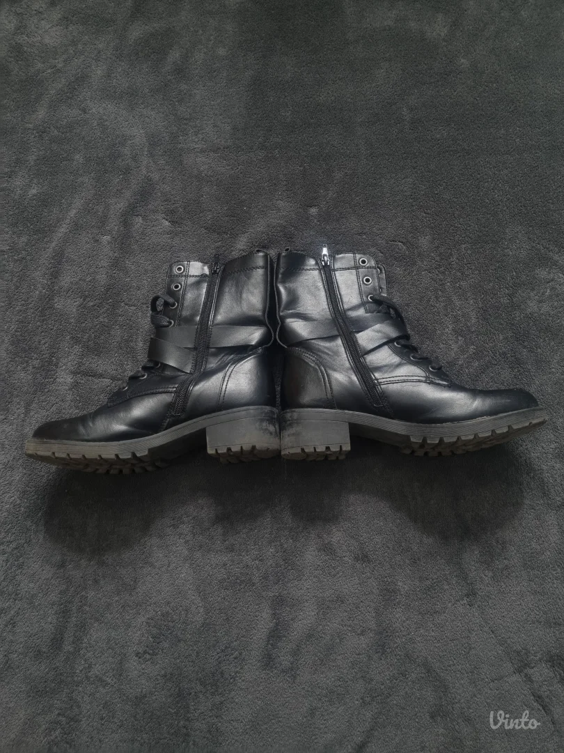 Zenske ravne cizmice br.39