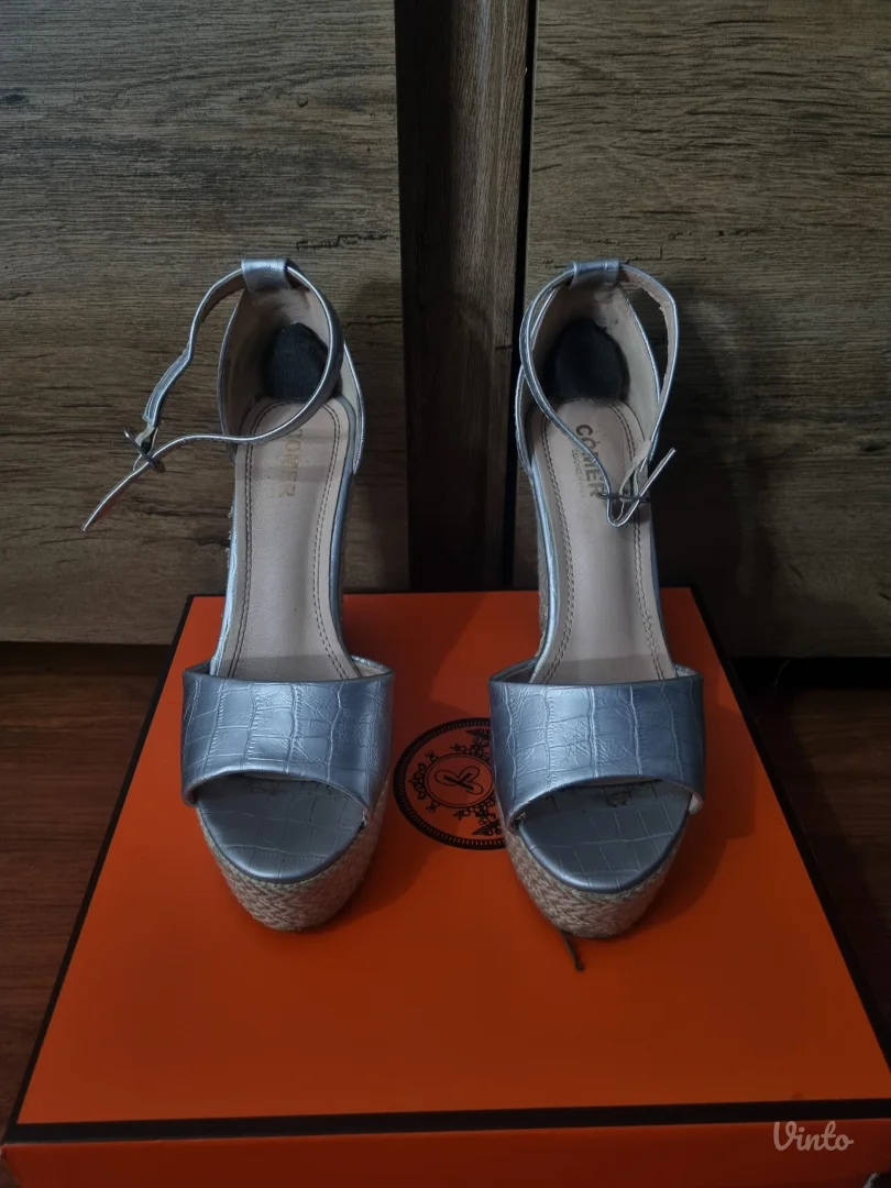 Sandale na platformu br.39