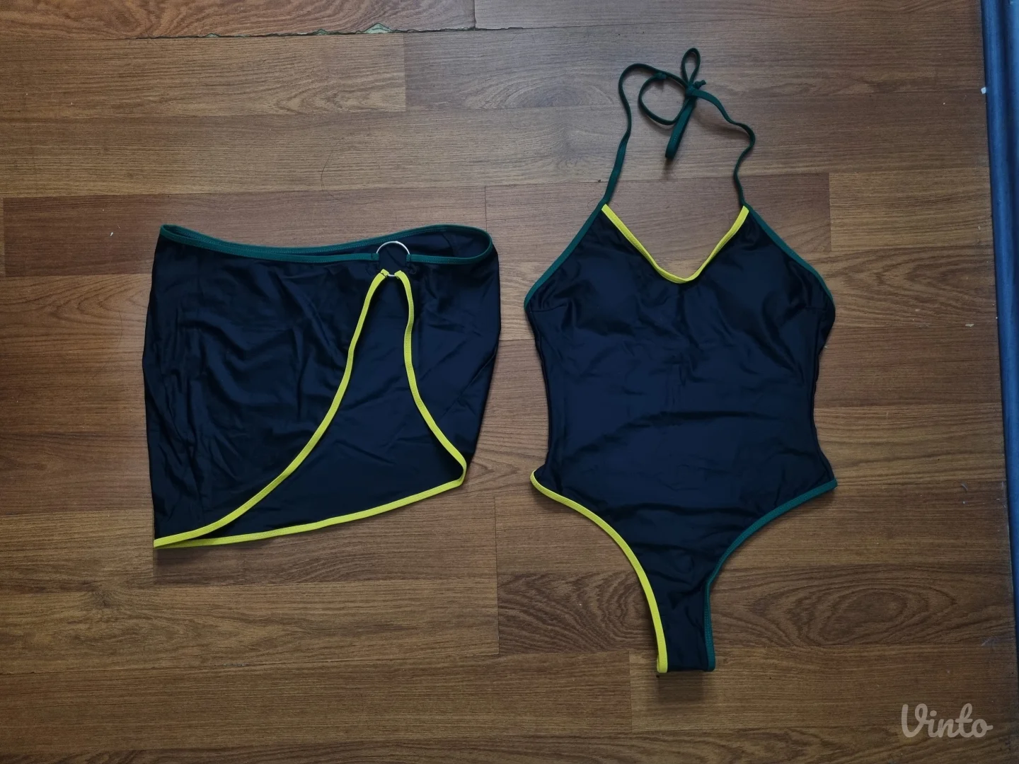 Jednodelni kupaci kostim sa suknjicom M