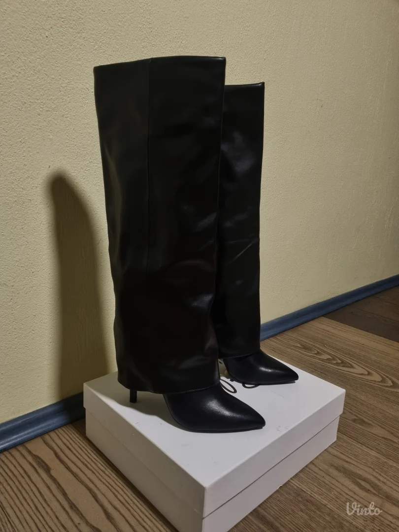 Viralne cizme na stiklu br.39