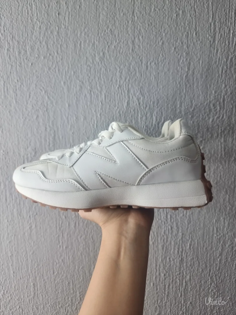 New Balance 327 zenske patike br.39