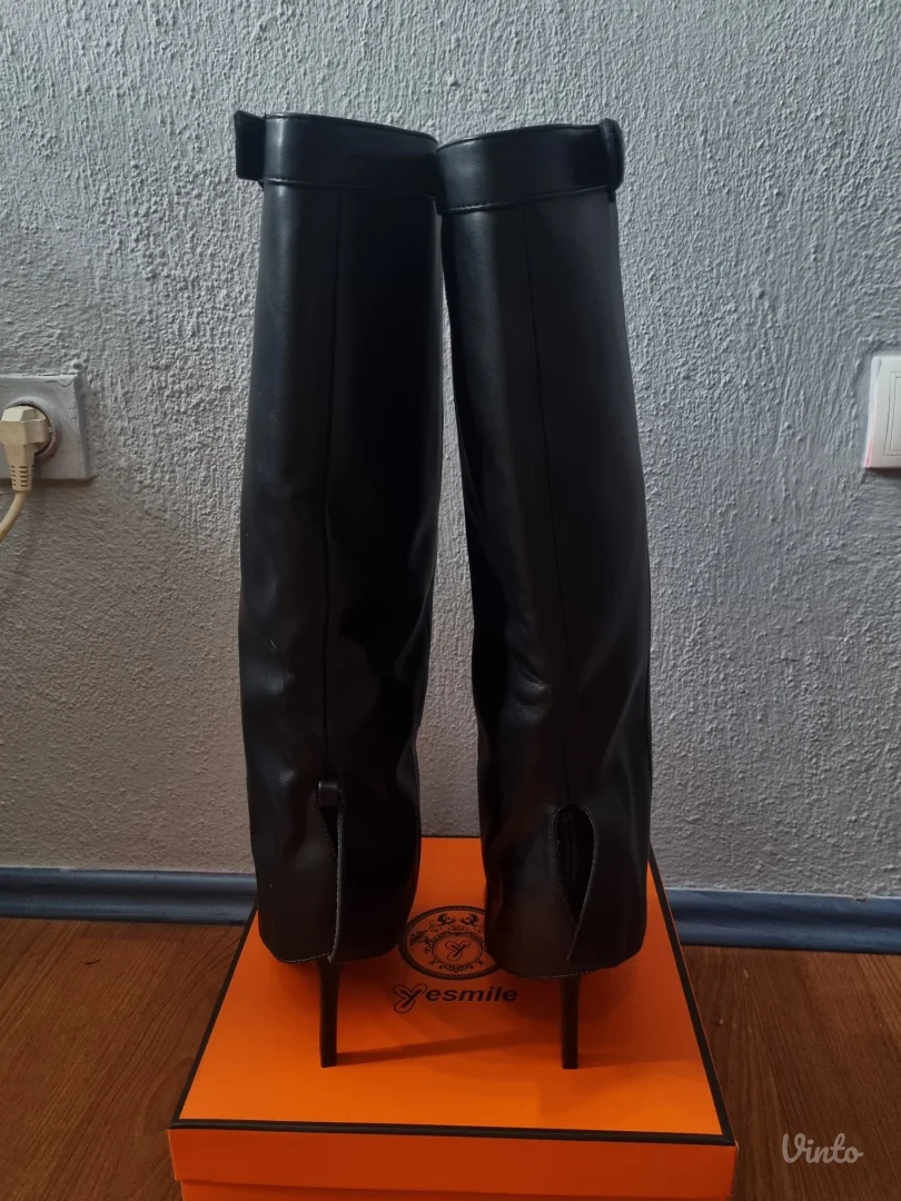 Viralne cizme na stiklu br.39