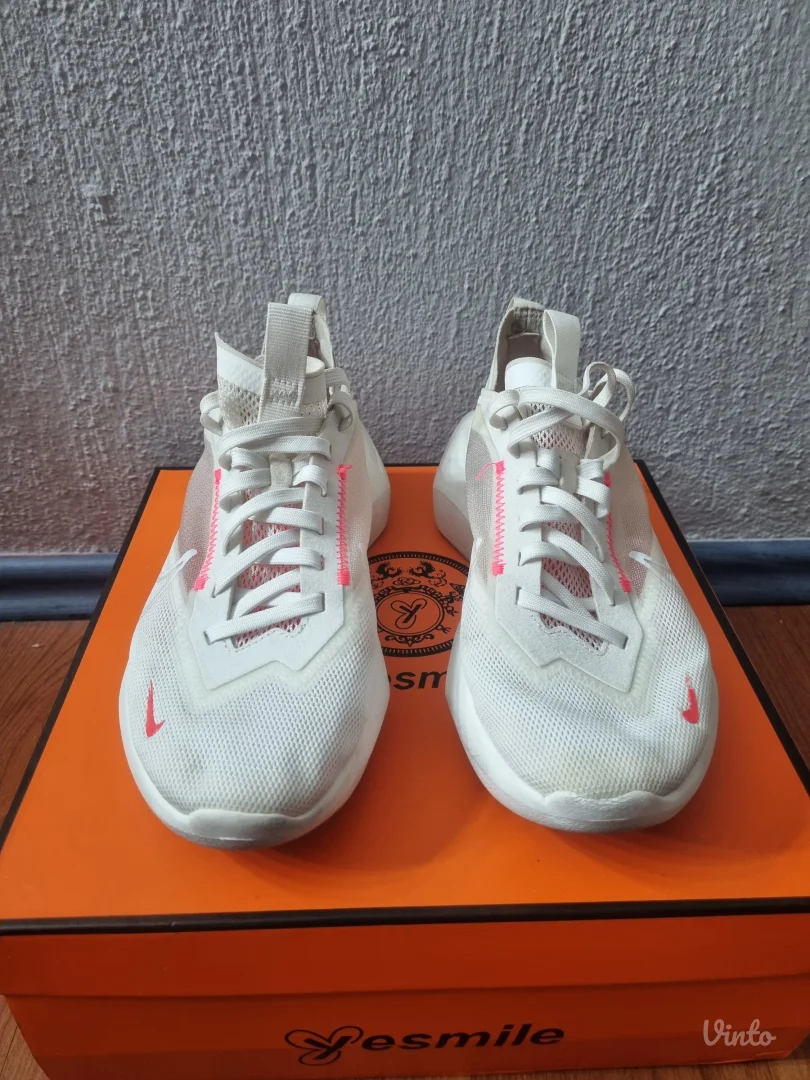 Zenske patike Nike Vista Lite br.38.5