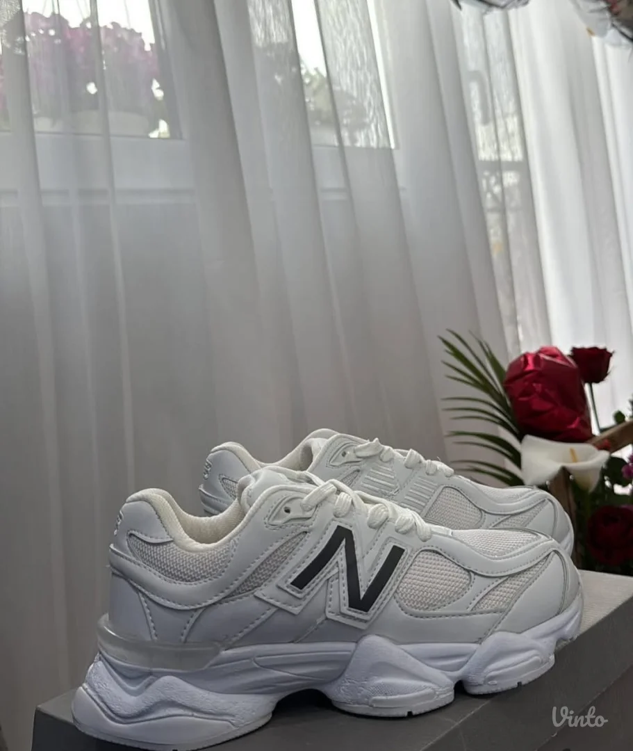 Zenske patike New Balance 9060 br.39