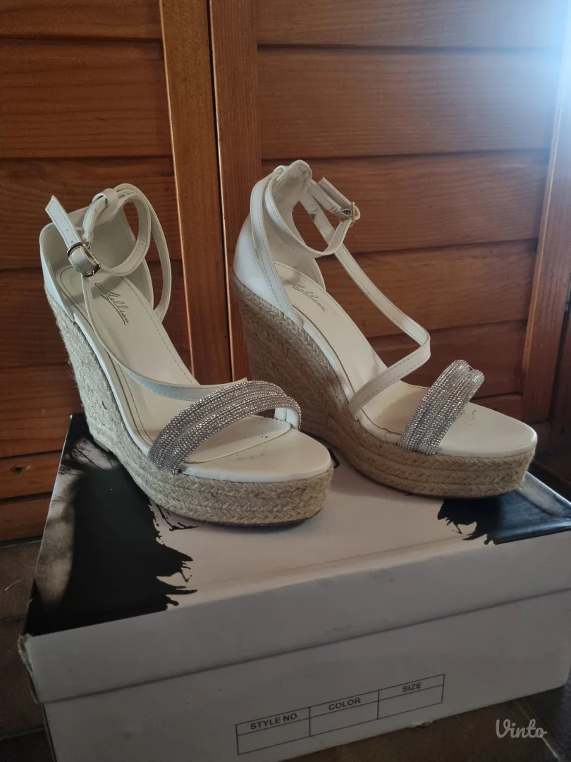 Sandale na platformu br.39