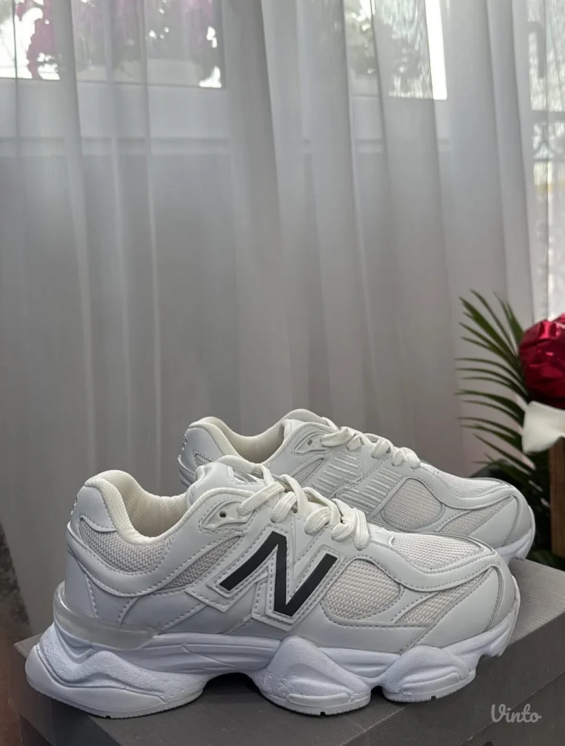 Zenske patike New Balance 9060 br.39