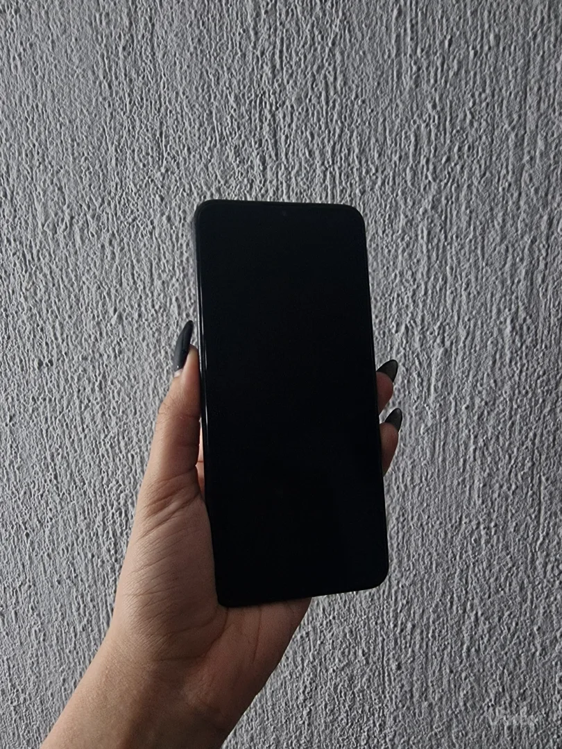 Mobilni telefon TLC30 SE