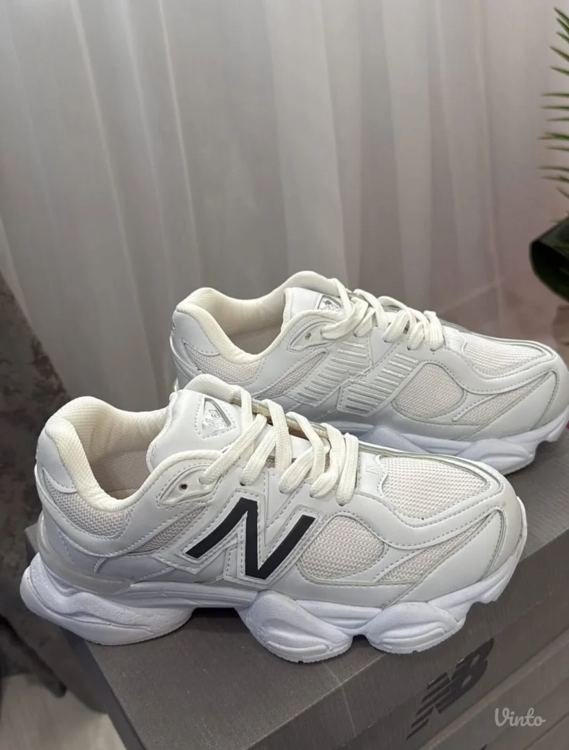 Zenske patike New Balance 9060 br.39