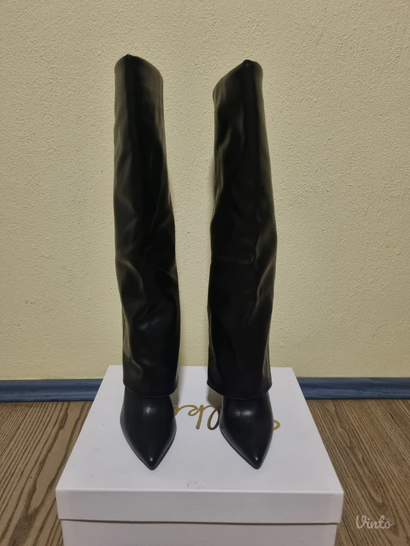 Viralne cizme na stiklu br.39