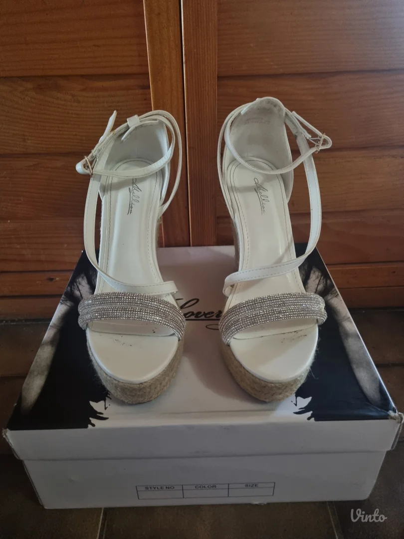 Sandale na platformu br.39