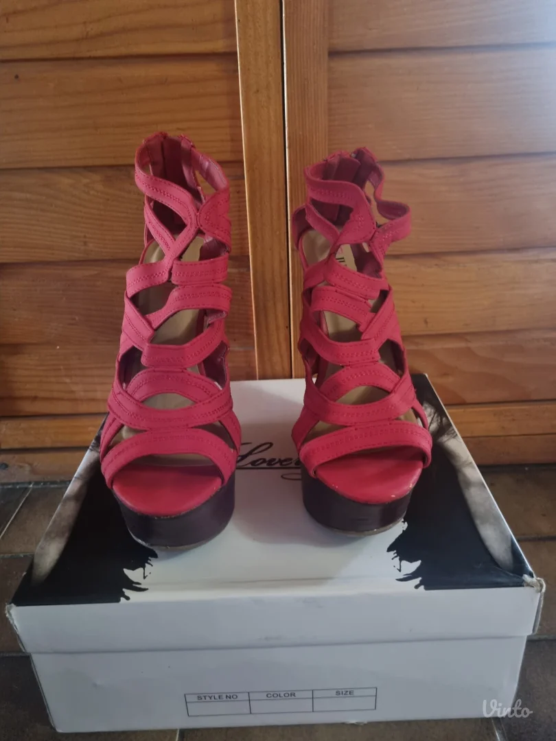 Sandale na platformu br.39