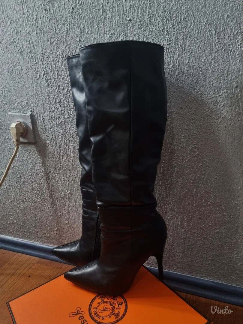 Crne cizme na stiklu br.39