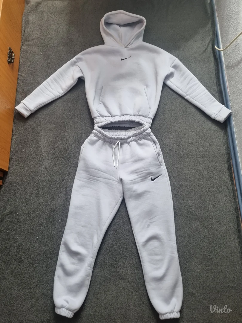 Zenska komplet trenerka Nike S